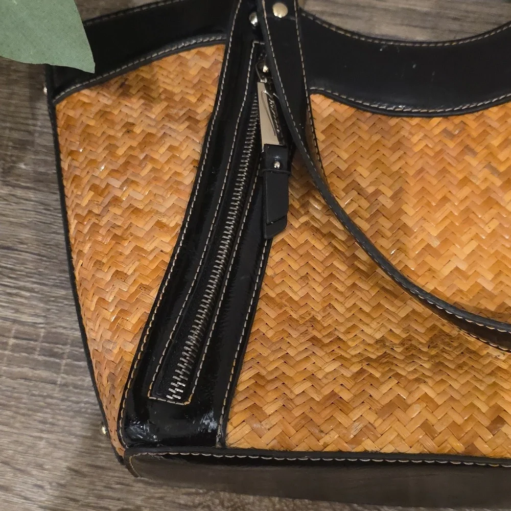 Etienne Collection PRIVEE' Woven And PATENT LEATHER TOTE - Picture 10 of 13